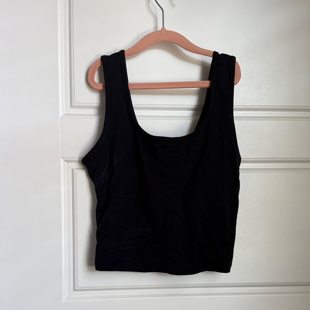 HALARA Sleek Black Women's Tank Top